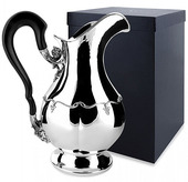 Серебряный кувшин с цветочным орнаментом в подарочном футляре